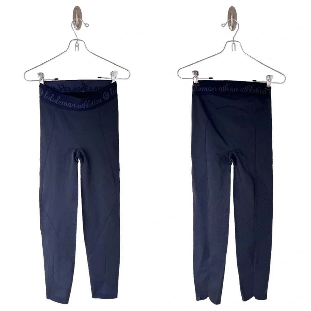 Lululemon Perforated Black Light Speed Crop